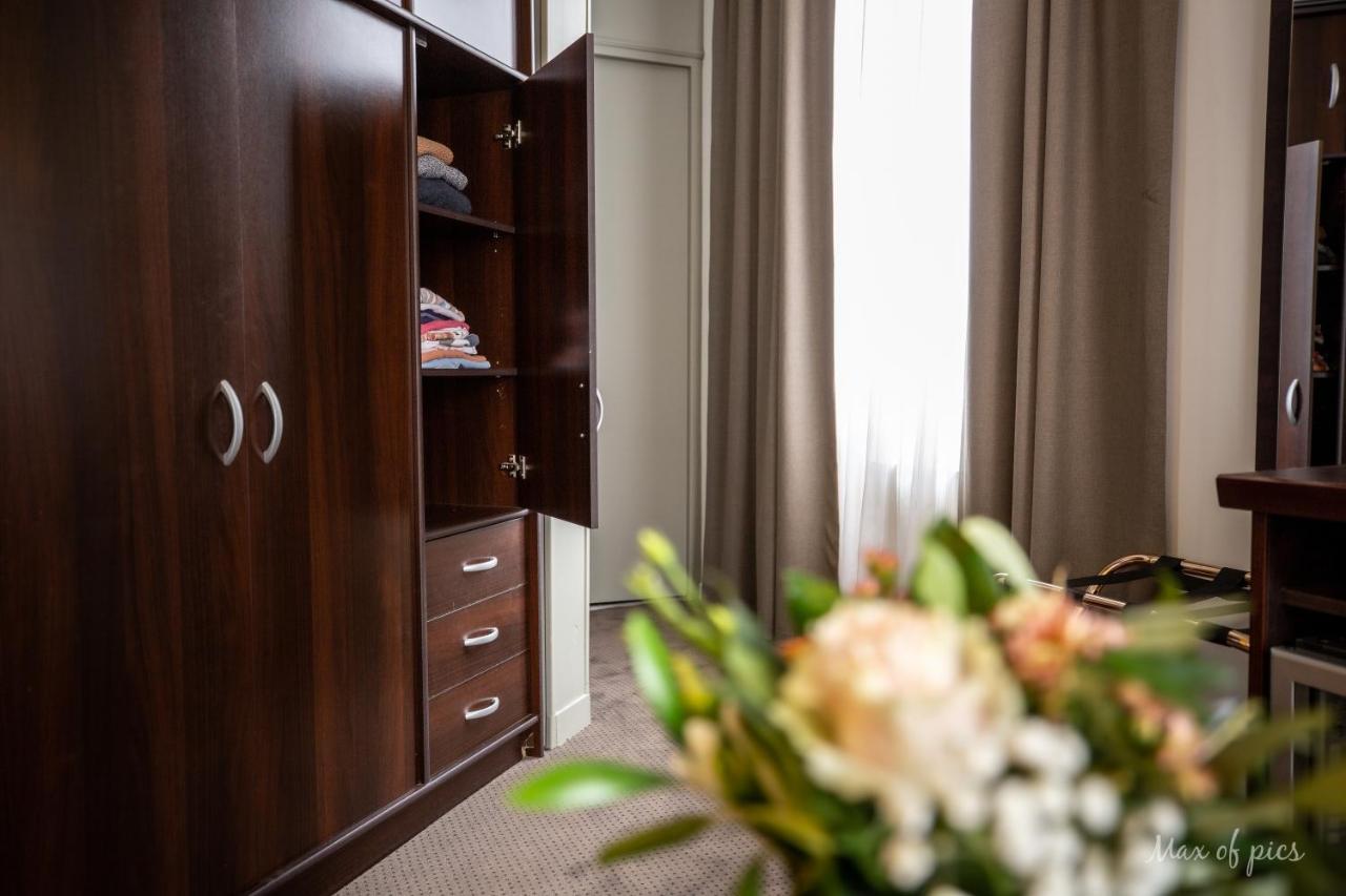 Elysee Hotel Châteauroux Buitenkant foto