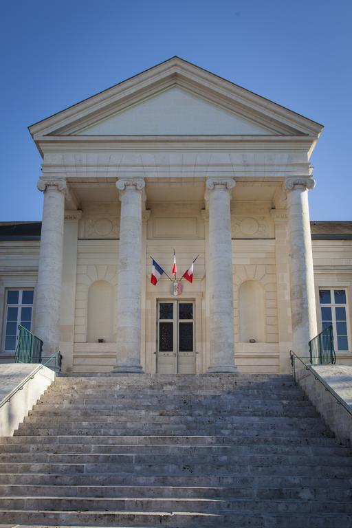 Elysee Hotel Châteauroux Buitenkant foto