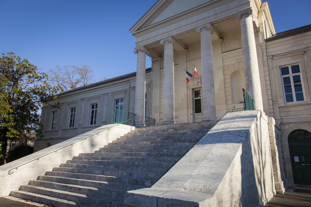 Elysee Hotel Châteauroux Buitenkant foto