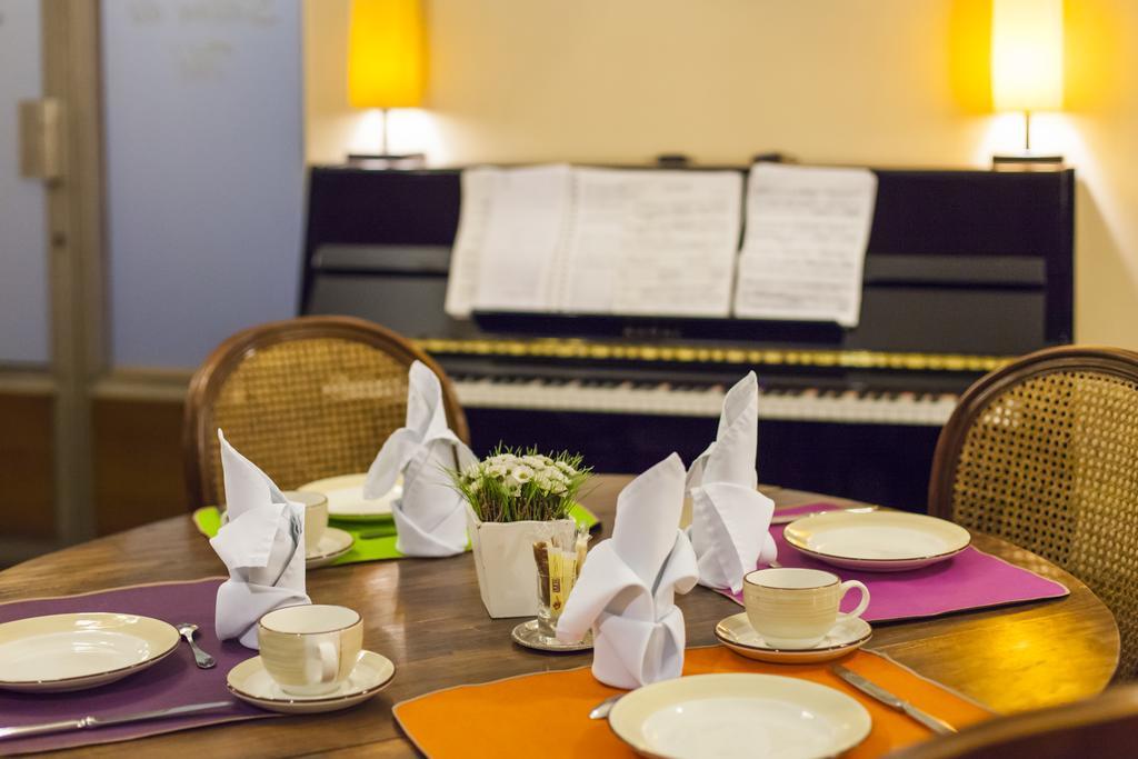 Elysee Hotel Châteauroux Buitenkant foto
