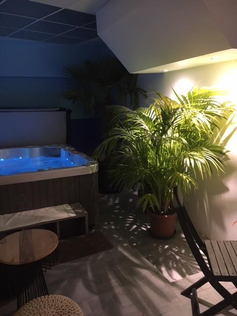 Elysee Hotel Châteauroux Buitenkant foto